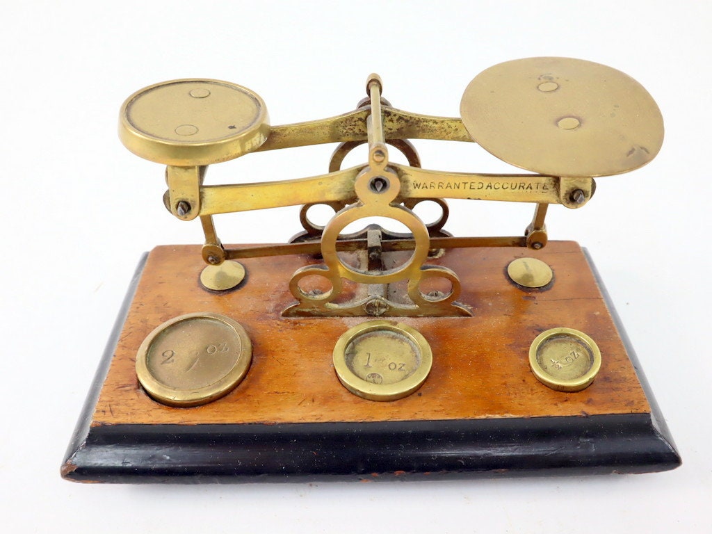 ANTIQUE SMALL WARRANTED ACCURATE SCALE w/ WEIGHTS 2 OZ, 1 OZ, 1/2 OZ