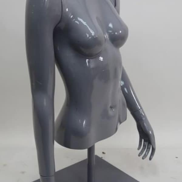 Design-Mannequin-Torso auf Ständer