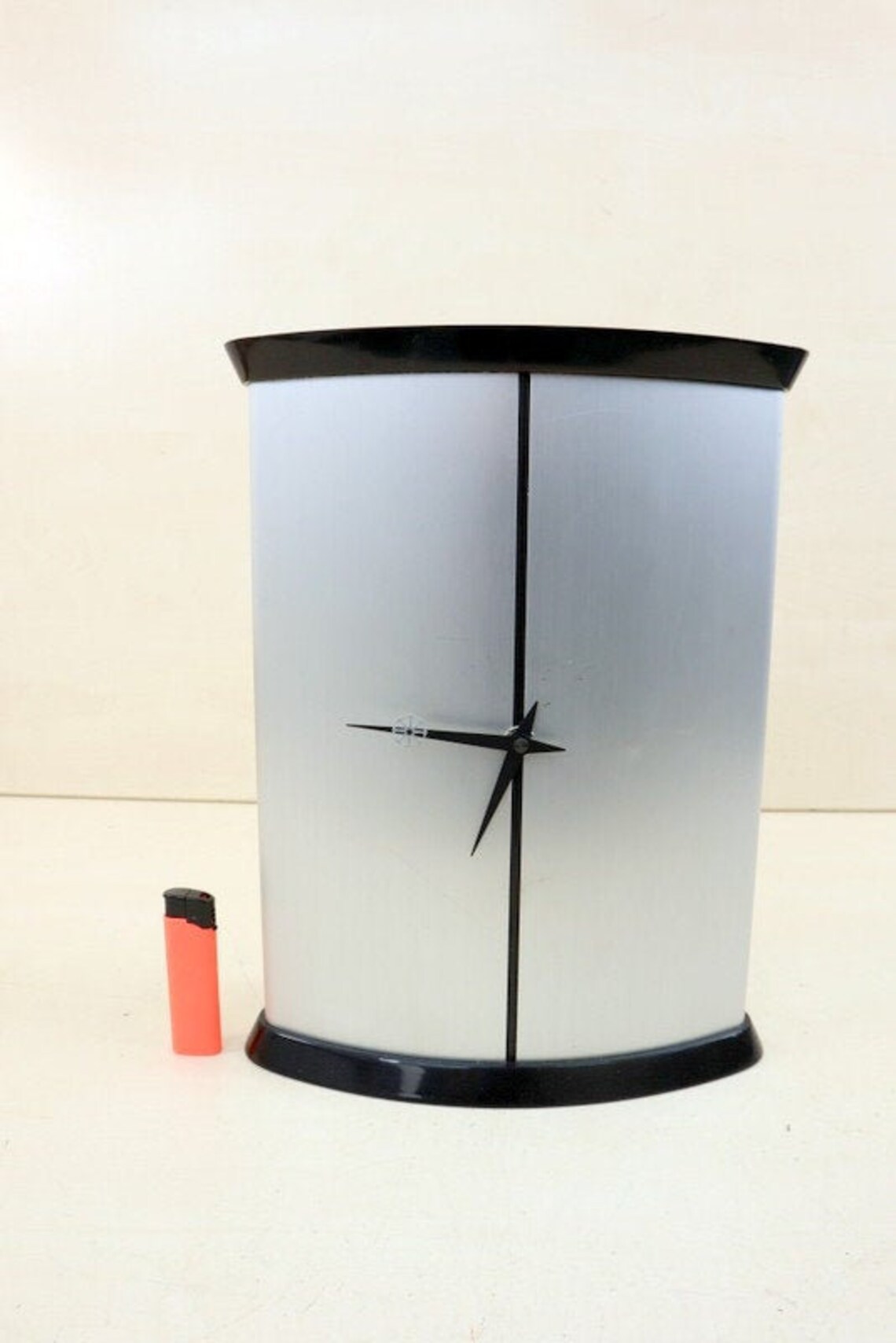 Modern Table Clock on Battery. Etsy UK