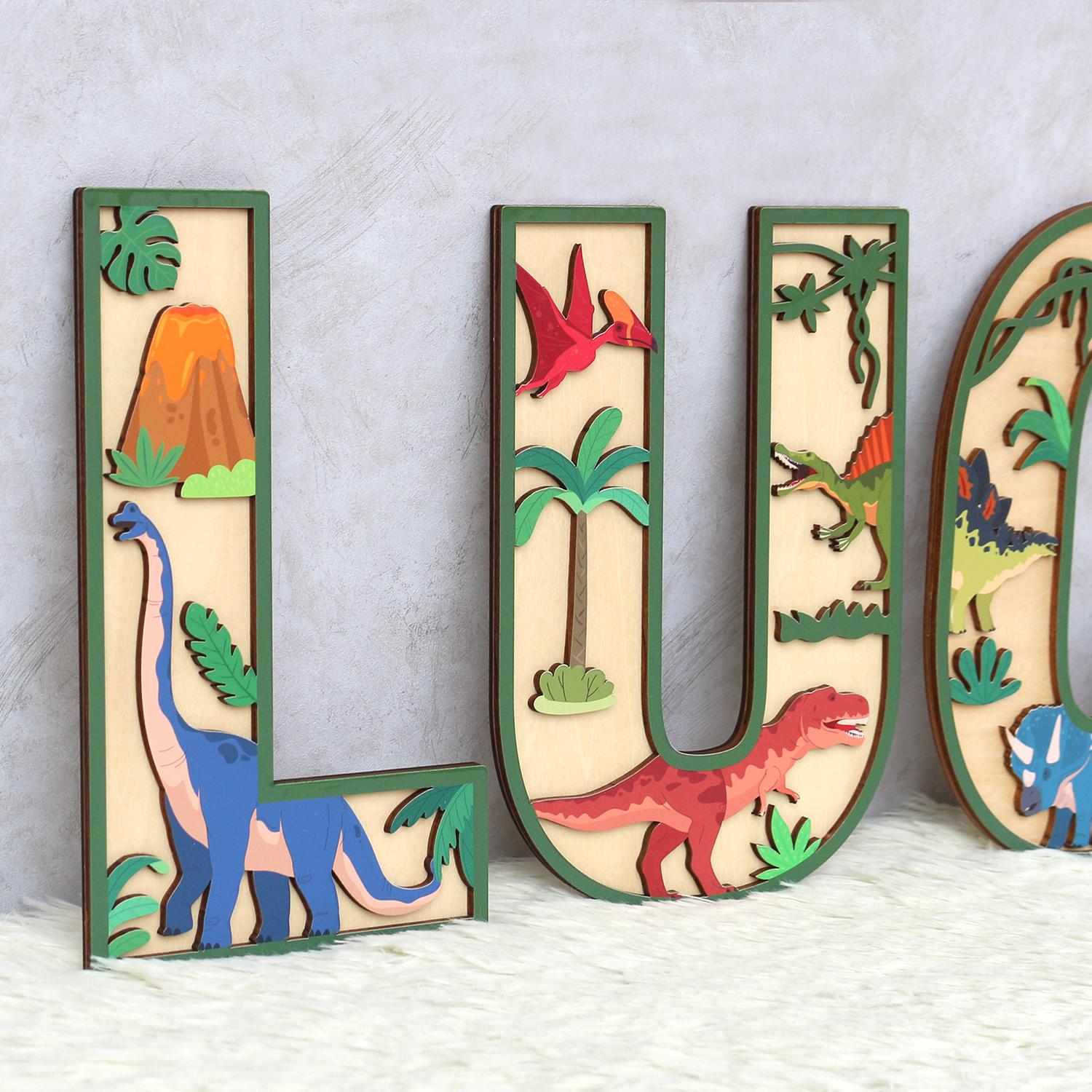 Cartello in legno personalizzato con dinosauro: decorazione per la cameretta dei bambini - Italia