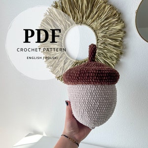 Puede incluir: Patrón de crochet PDF para hacer un juguete de peluche con forma de bellota. El patrón está disponible en inglés y polaco.