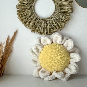 crochet pattern for a large daisy pillow, easy home decoration, gift idea for granddaughter, daughter, friend image 6