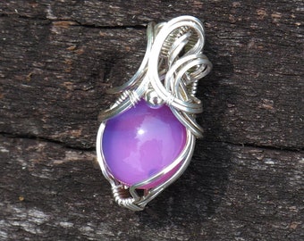 Pendentif fil en argent sterling en verre enveloppé : rose opalescent violet