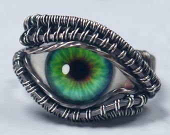 Bague mauvais œil globe oculaire en verre vert : bijoux gothiques en cuivre ou en argent enveloppés de fil métallique