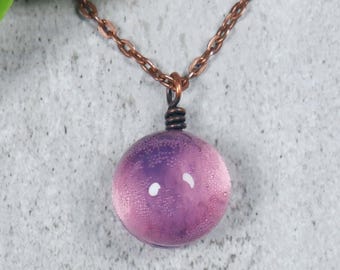 Collier à pendentif goutte de pluie Aura rose : petite série, chaîne en cuivre bohème délicate
