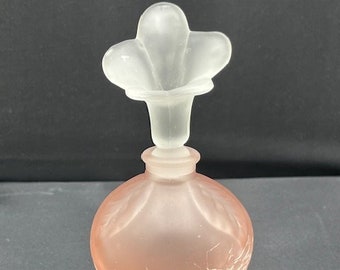 Botella de perfume de cristal craquelado satinado rosa vintage con tapón de cristal de flores