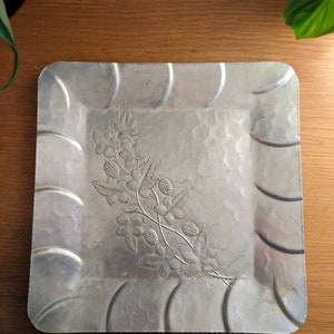 Vintage Everlast hand forged metal serving tray with blackberry vine design