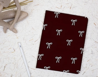 Minimal Bows Pattern iPad Case with Pencil Holder, Printed Cover for iPad A16, 10th Gen, Air 4/5/6 9.7 11 13 M4, Pro 12.9, Mini 5/6/7 A17Pro