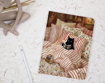 Cozy Cottage Reading Cat iPad Case with Pencil Holder, Cover for iPad A16, 10th Gen, Air 4/5/6 9.7 11 13 M4, Pro 12.9, Mini 5/6/7 A17Pro