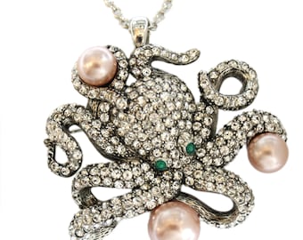 Art Deco Versilberter Modischer Oktopus-Anhänger mit funkelnden Swarowsky-Kristallen und Perlen