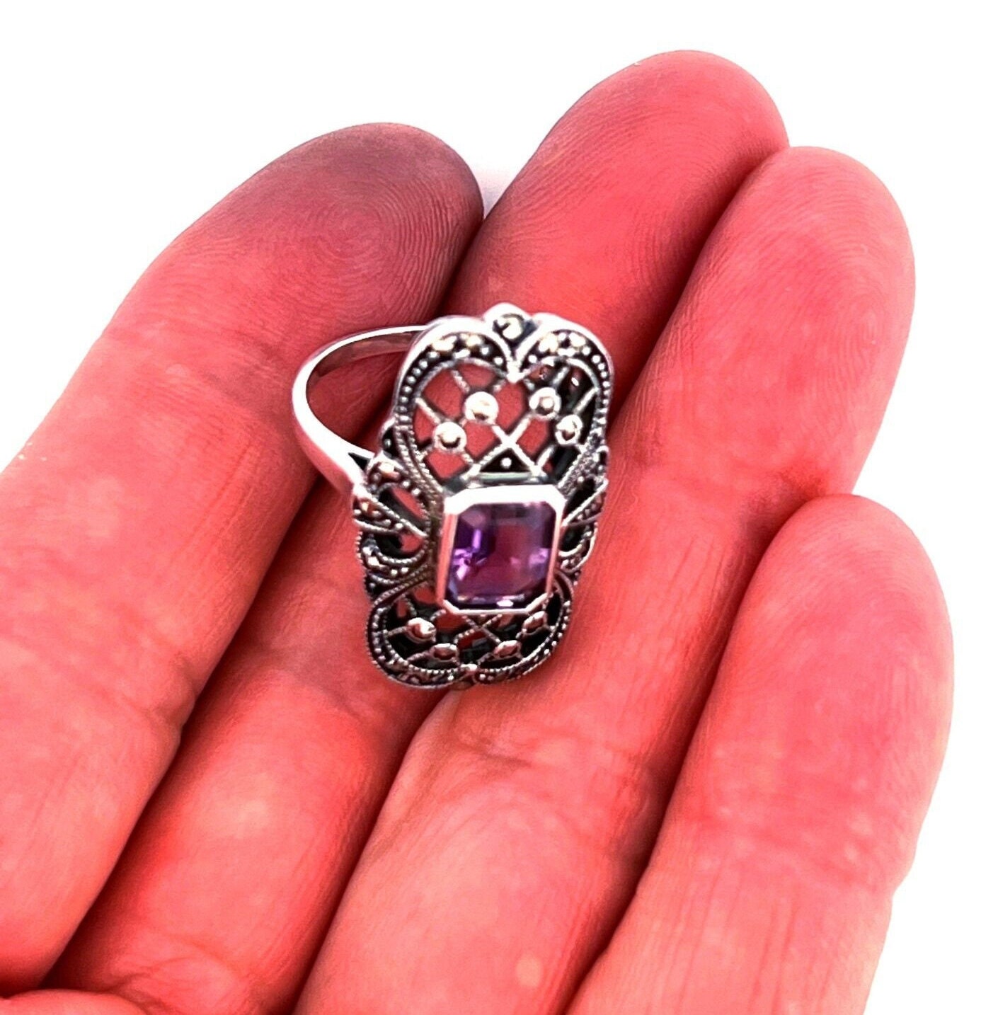 マーカサイトとアメジストの刻印入り 925 シルバー製 JewelAriDesigns 
