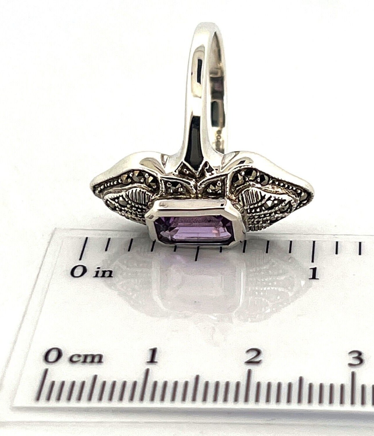 マーカサイトとアメジストの刻印入り 925 シルバー製 JewelAriDesigns
