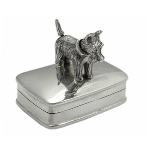 Boîte à pilules en argent sterling poinçonnée avec chien Scottie 3-D en mouvement