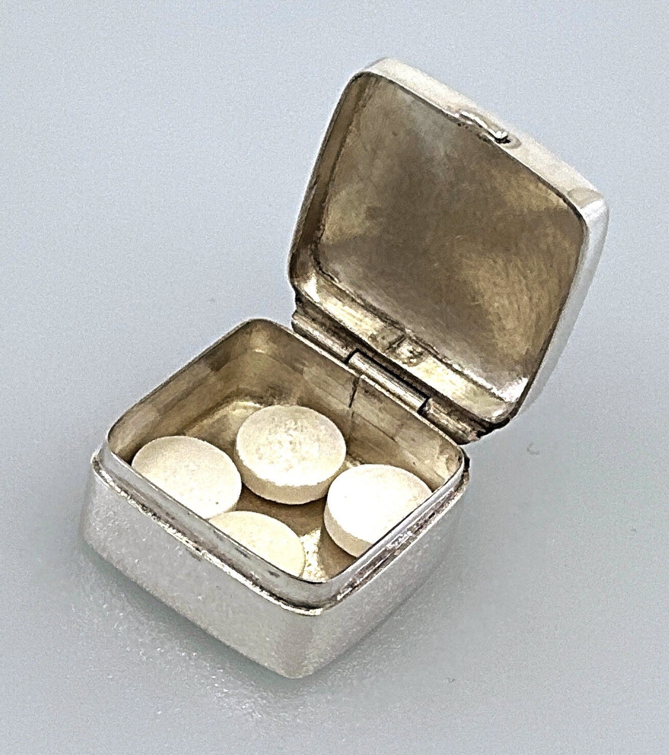 アンティーク雑貨 Vintage London Hallmark 1987 Pill Box Vintage - Stanton Pill Box - 1 1/4