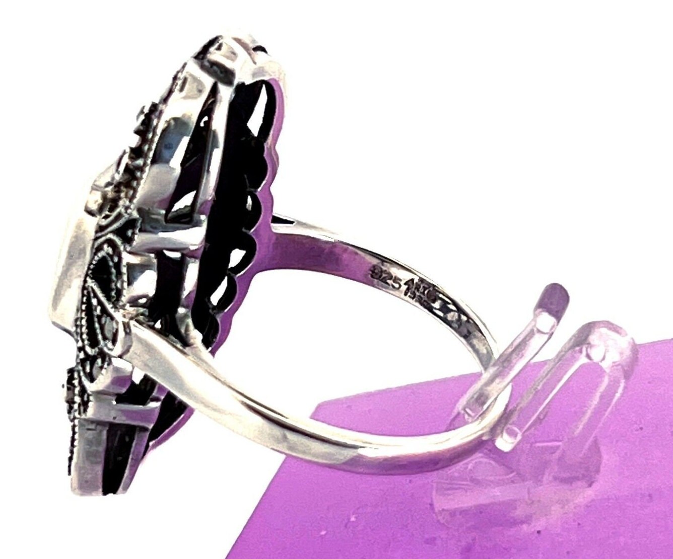 マーカサイトとアメジストの刻印入り 925 シルバー製 JewelAriDesigns 