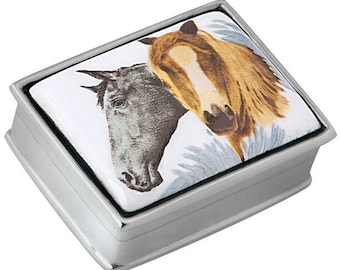 Pastillero con dos cabezas de caballo en plata de ley 925 con sellos ingleses y esmalte de JewelAriDesigns