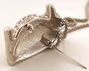 Collana Con Ciondolo Pinguino In Madreperla Intarsiata A Mano – Placcato Rodio Non Ossidante – Catena 45,7 Cm