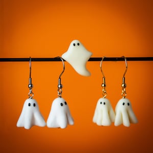 Halloween jewelry: spooky ghost earrings and pin - glow in the dark - stainless steel I FIMO I handmade I Autumn collection