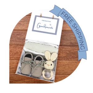 Pregnancy Announcement to Grandparents, Personalized Baby Gift, Baby Rattle, Baby Booties Announcement, Muslin, Baby Shower Gift, Gift Box