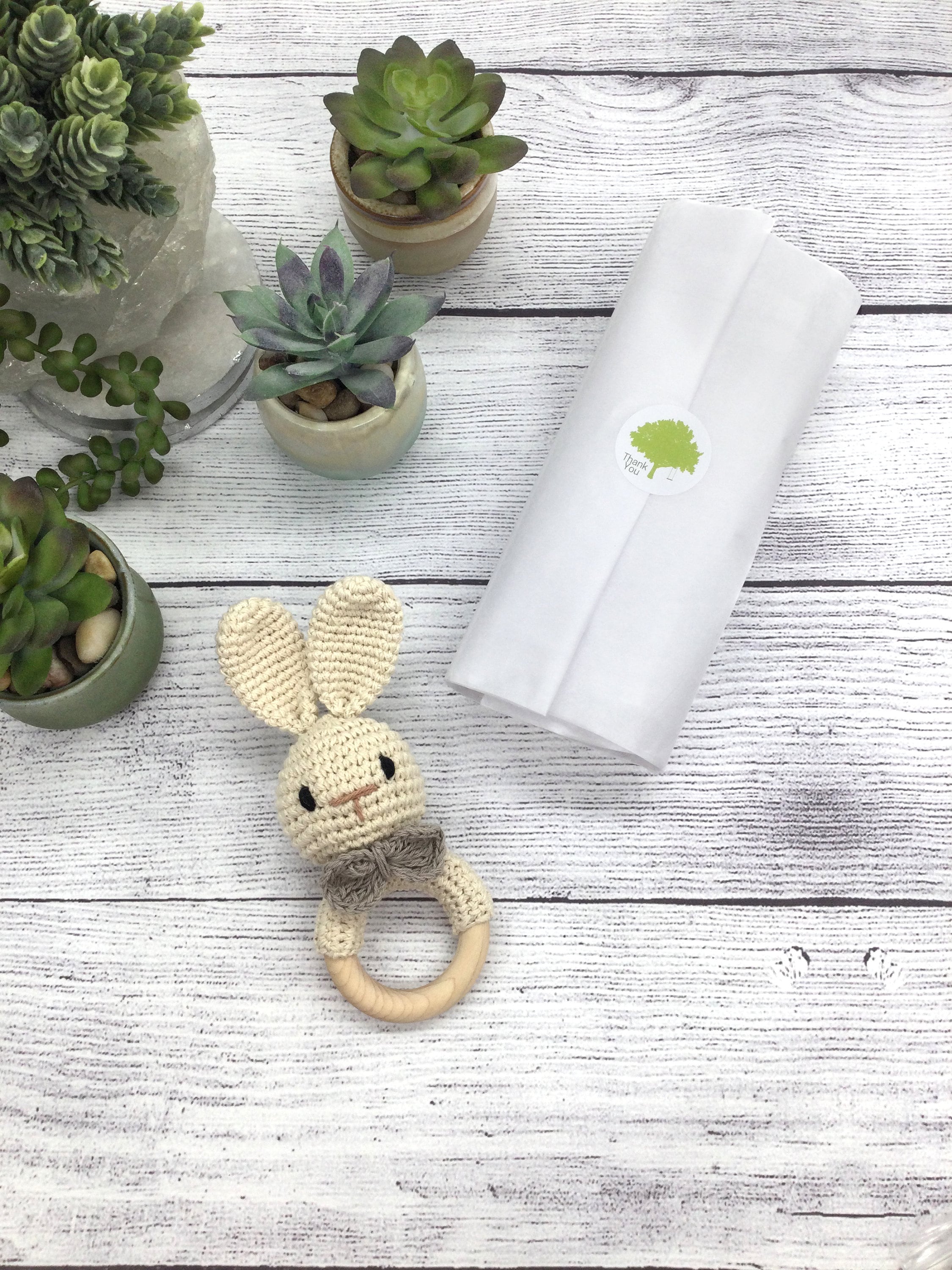 Hochet Bébé En Forme De Lapin Gris – Anneau De Dentition En Bois De Hêtre Et Coton – Jouet Fait Main Pour Nouveau-né – Cadeau De Naissance Original - 10