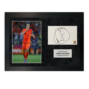 Robin van Persie | A4 handgesigneerde fotolijst met COA