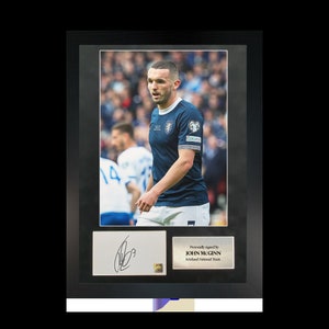 John McGinn | A3 handsignierter Bilderrahmen mit COA