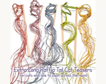 Kleurrijke lange raffia staartjes/speelstokjes voor katten - Milieuvriendelijk en tegen verveling - Veganistisch. Kleuren: blauw, groen, roze, rood, lila, mauve, geel.