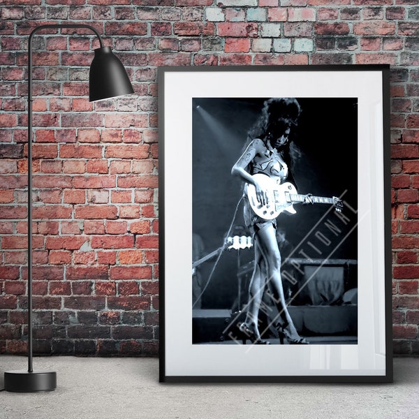 Amy Winehouse mounted print,Pop culture, Amy Winehouse, Amy Winehouse poster , Amy Winehouse  gift,Musician