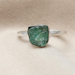 Natural Raw Emerald Ring, 925 Sterling Silver Ring, Genuine Emerald Statement Ring, Handmade Ring, Gift for Her, Rare Emerald Silver Ring