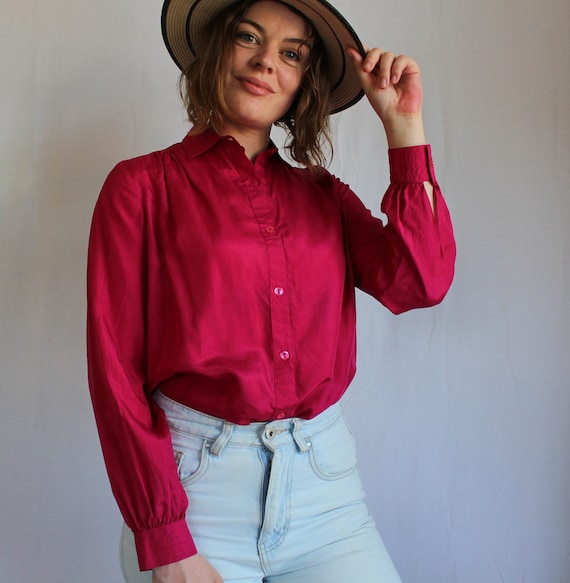 Vintage hot pink long sleeved pink blouse
