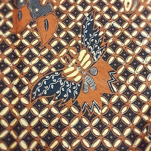 2.6 yd KAWUNG PICIS KUPU batik cap sogan Solo, Indonesian hand stamped batik fabric, batik wall art, textile art, sarong, ethnic clothing