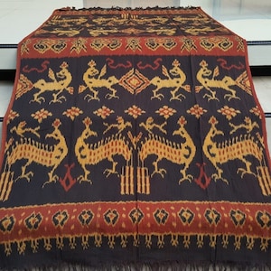 2.6 yd Indonesian handwoven ikat fabric wall hanging, ethnic hand dyed fabric, tribal textile art, vertical tapestry blanket throw, sarong