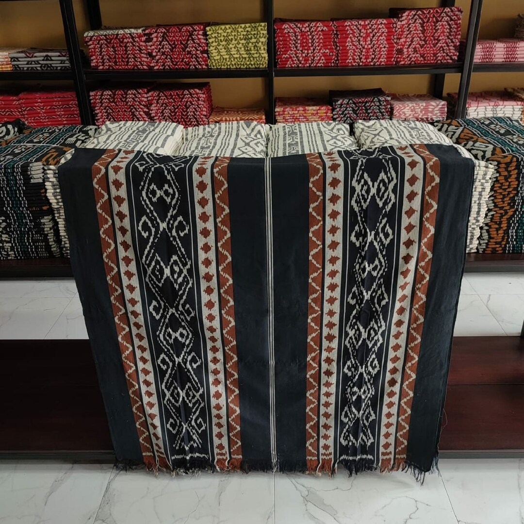 2.6 yd Indonesian handwoven ikat fabric, ethnic hand dyed fabric, tapestry blankets, ikat