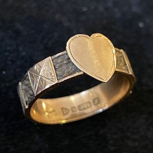 Antique Edwardian 9ct Gold Heart & Hair Mourning Ring