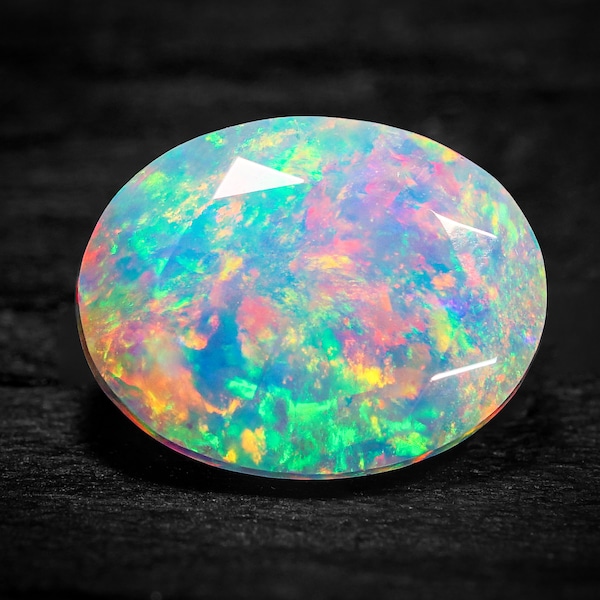 AAA Grade Natürlicher äthiopischer Opal facettierter Ovalschliff Loser Edelstein 9x7mm Halbedelstein