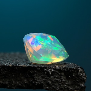 AAA Grade Opal - Natürlicher äthiopischer Welo Opal - loser weißer Opal Edelstein - facettierter Opal 8x6mm Kissenschliff - Oktober Geburtsstein