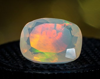 Natuurlijke Ethiopische Welo-opaal – kussen gefacetteerd (1,90 cts) | Wit regenboogvuur