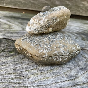 Zen Garden Cairn Statue - Serene Natural Stone Balance Art, Perfect for Home & Garden Enhancement