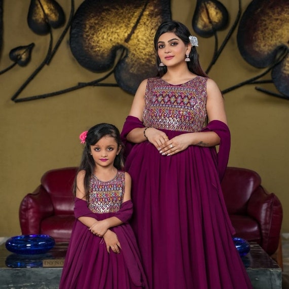 Acqua Green Net Mother Daughter Lehenga Choli | Kids dress patterns,  Lehenga saree design, Mom and baby dresses