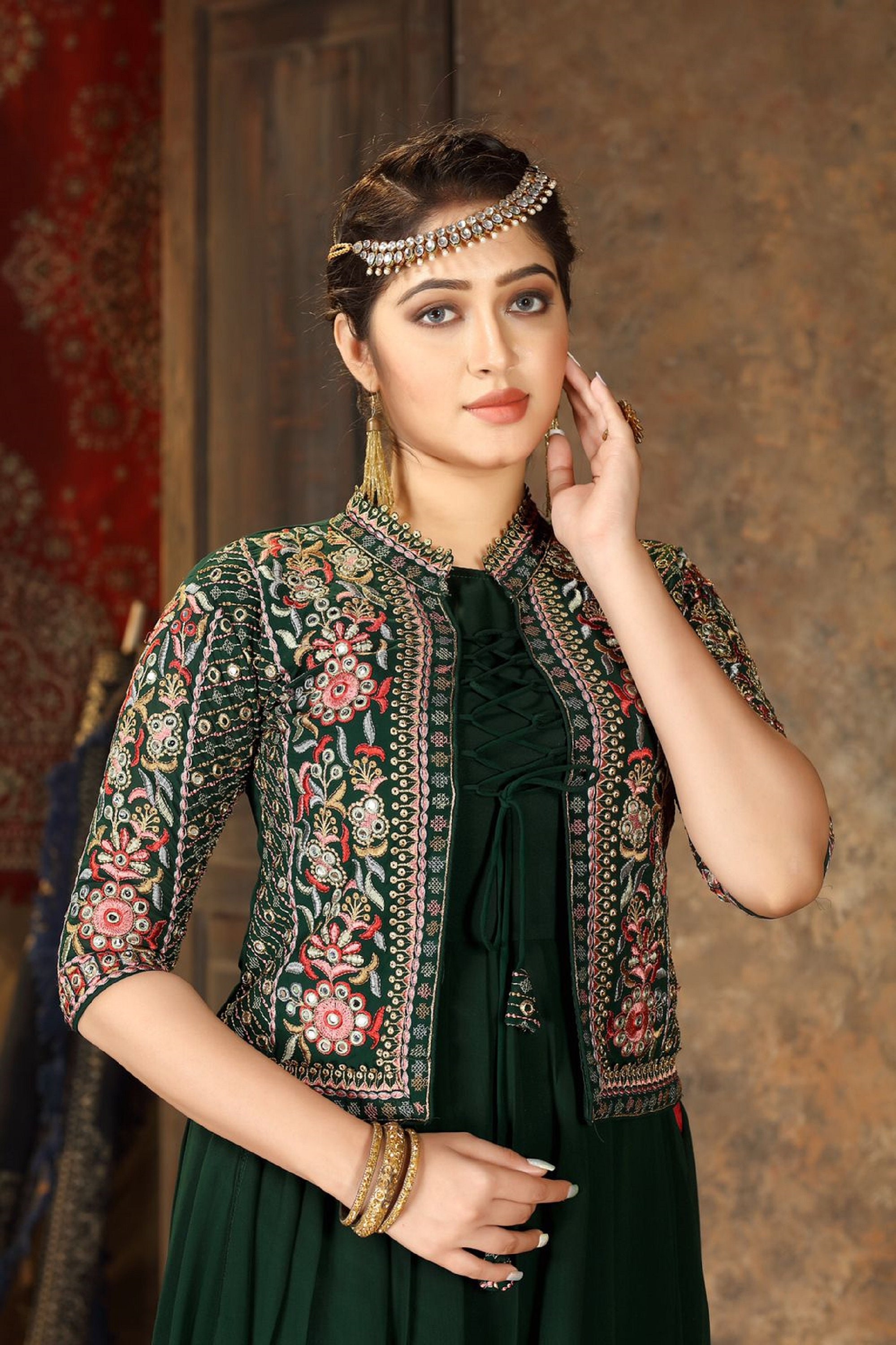 Pakistani Style Subtle 2 Piece Kurti With Jacket Beautiful