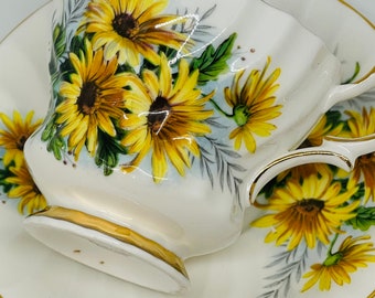 Queen Anne Yellow Daisies Rippled Vintage Teacup Set