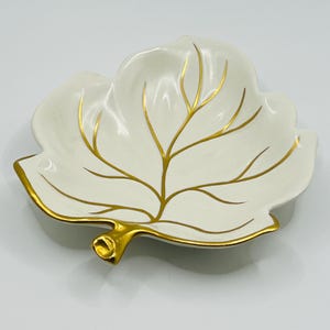 Carltonware Made In England Leaf White And Gold Vintage Trinket Dish