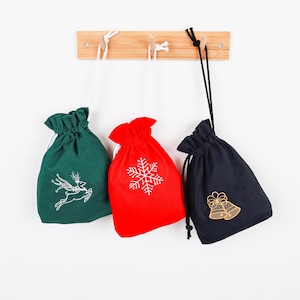 Embroidered cotton gift pouch – reusable Christmas gift bag, handmade holiday packaging, eco fabric present bag