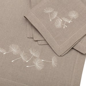 Table Runner + 4 linnen servetten met borduurwerk, vintage tafel decor, tijdloze elegante boho. Linnen stoffen tafelkleed op maat.