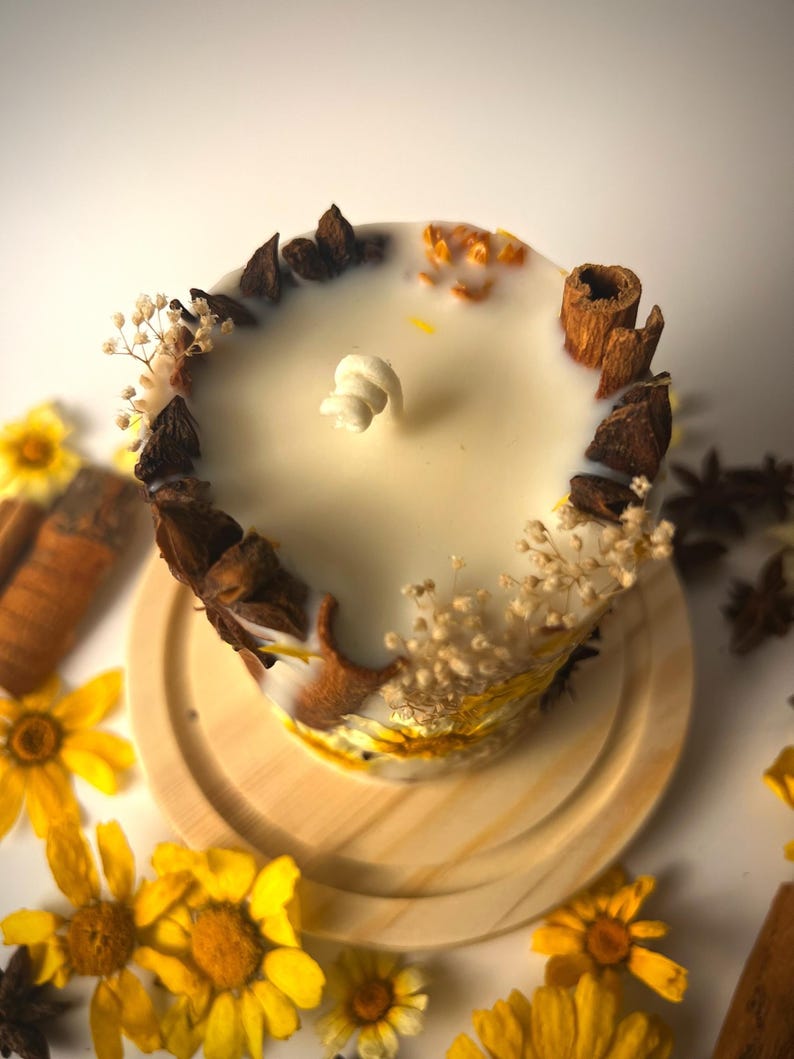 Fall Spice Botanical Candle – Hot Apple Pie Scent immagine 3