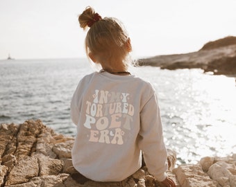 En mi era de poeta torturado, sudadera con texto en la espalda de moda juvenil, cuello redondo de poeta torturado, camisa de eras, regalo para niños