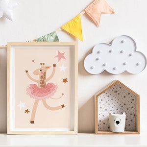 Póster infantil A4 - Jirafa bailarina estrella