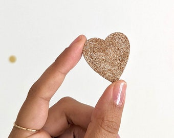 Pin's en bois Coeur paillettes