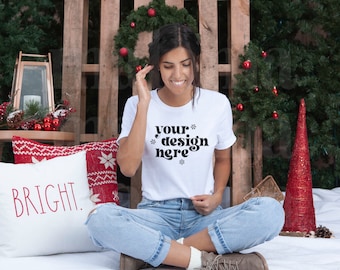 Mockup di Natale, White Bella Canvas 3001 Mockup, Bella Canvas Shirt, Outdoor Mockup, Tshirt Mockup, Holiday Mockup, White Shirt Mockup