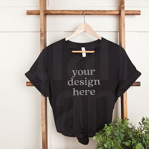 Maquette Bella Canvas 3001, Maquette suspendue, Bella Canvas Noir, Maquette de chemise, Maquette de toile Bella, Maquette de T-shirt, Maquette de style de vie